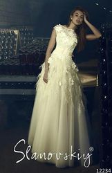Продам красивое свадебное платье Slanovskiy